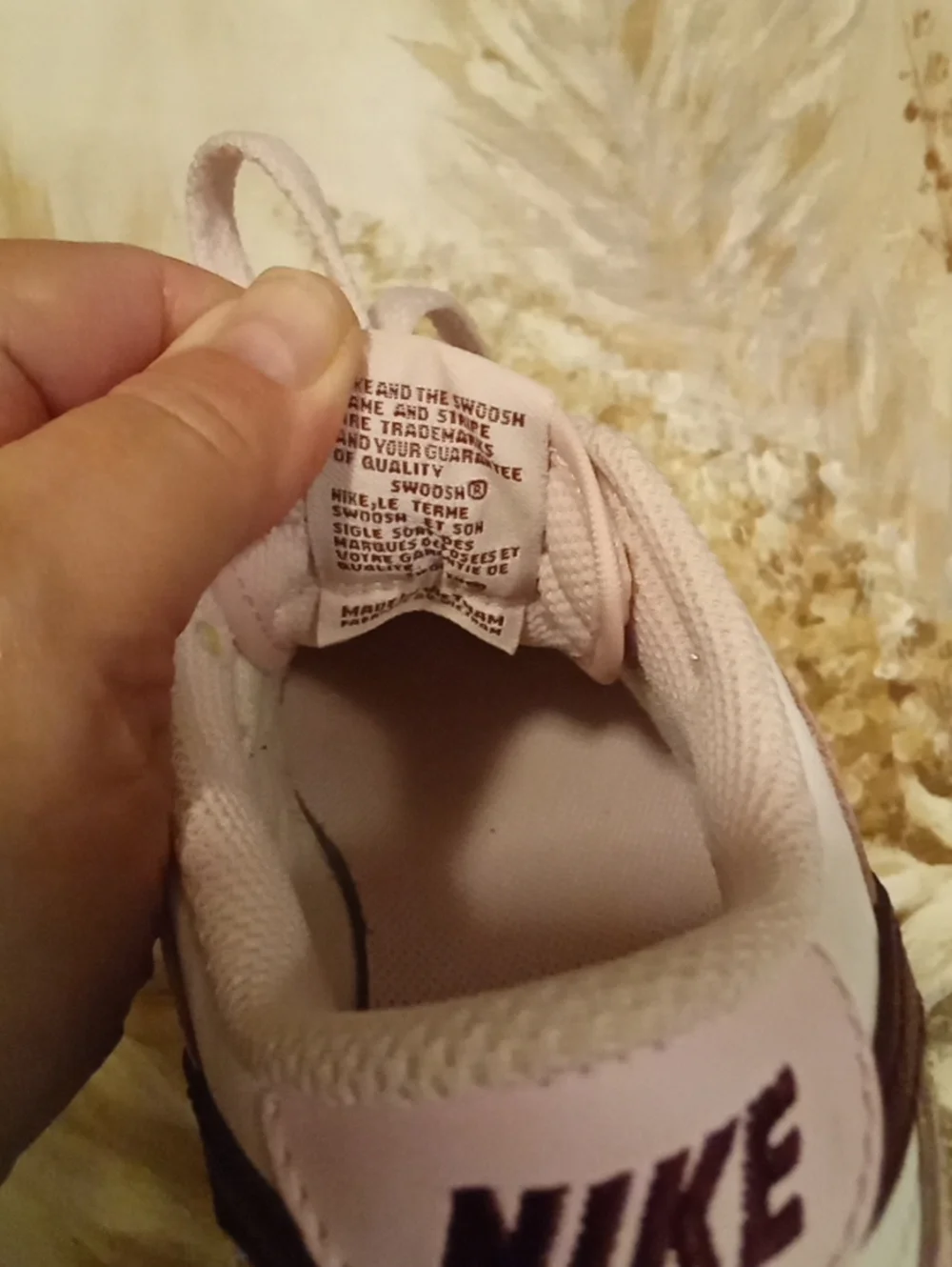 Girls Nikes Sz 1